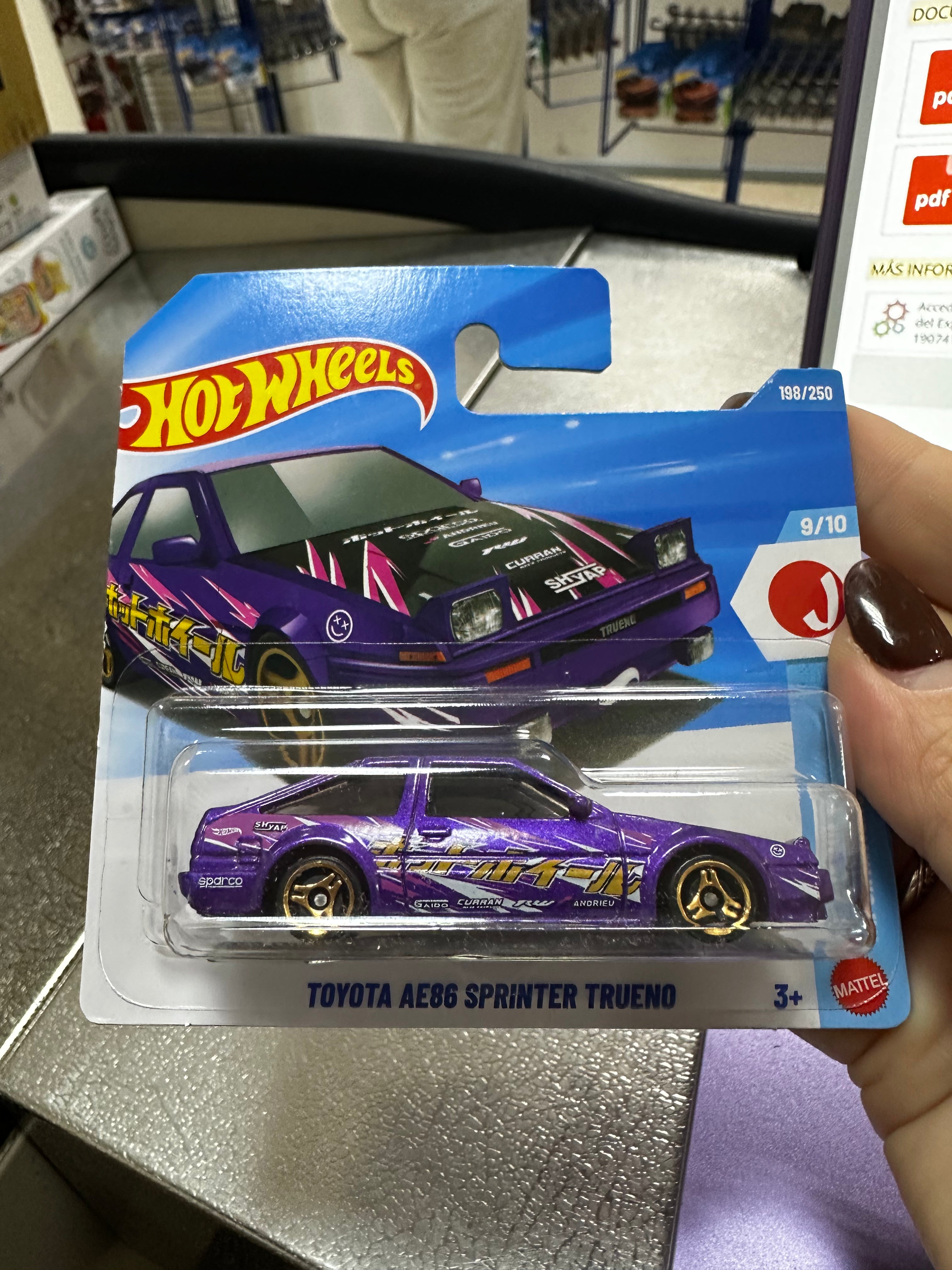 Hot Wheels - Toyota AE86 Sprinter Trueno - HW J-Imports 9/10 - JJK34 - Short Card - Purple - Licencia oficial - Mattel 2026 (198/250) - 1:64