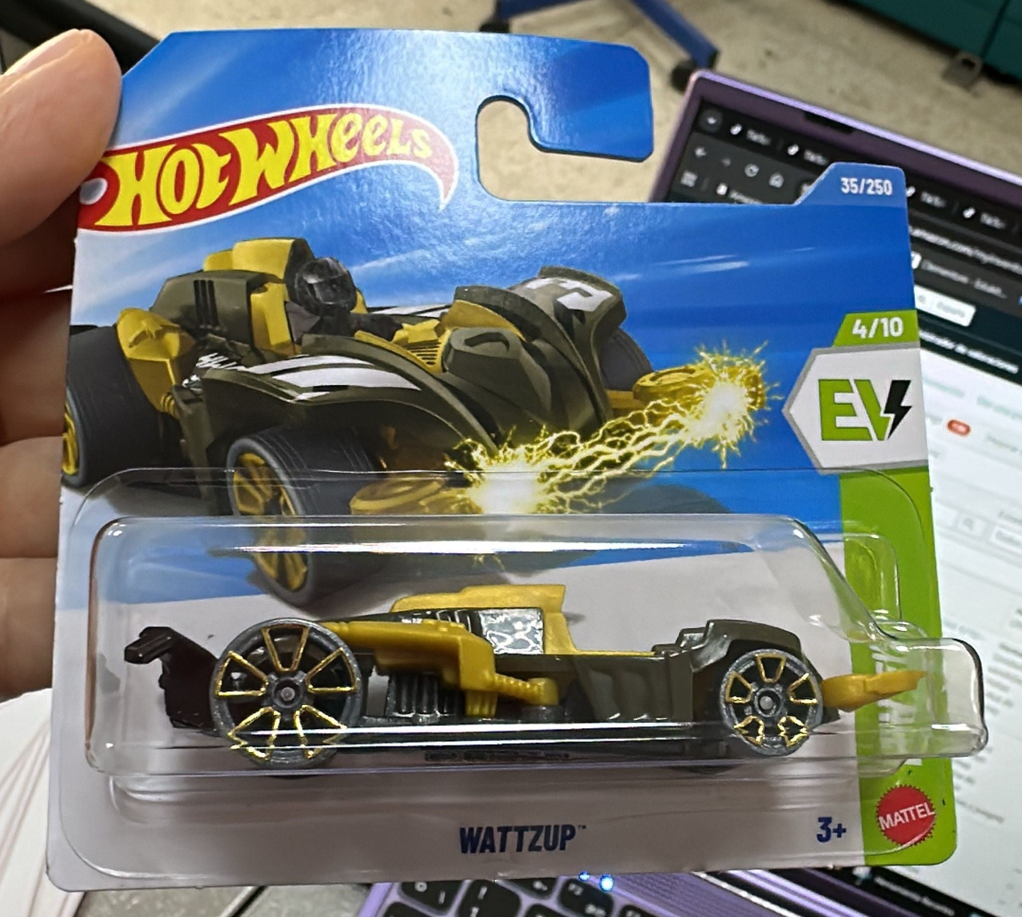 Hot Wheels Wattzup JJK86 2026H